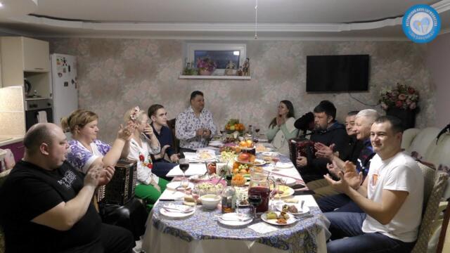 С ПРАЗДНИКОМ ДОРОГИЕ ЖЕНЩИНЫ ПОЗДРАВЛЯЮТ ВАС ГАРМОНИСТЫ РОССИИ! БУДЬТЕ КРАСИВЫ, ЛЮБИМЫ И НЕПОВТОРИМЫ