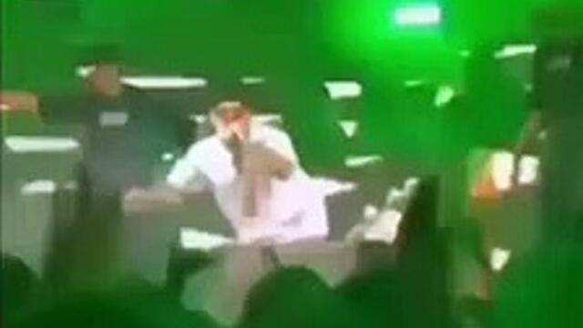 Il rapper Costa Titch muore sul palco a 28 anni