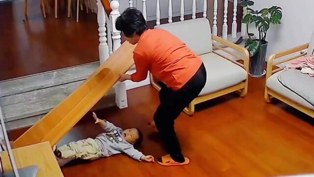 Grandmother’s lightning-fast reflexes save toddler from being crushed by heavy mirror