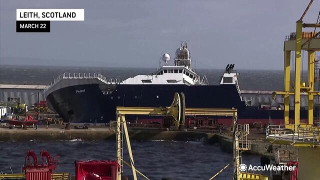 Ship toppled in Scotland, 25 injured