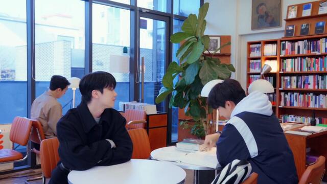 Aـ Sـhـoـuـldـeـr tـo Cـrـy Oـn ep 7 eng sub