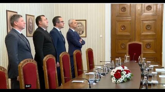 ВЪЗРАЖДАНЕ наперени при Румен Радев - точат ли брадвата?!