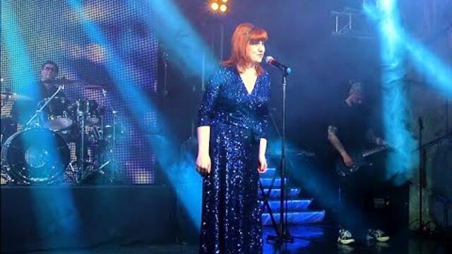 Оксана Сенчина   -  "Он мне нравится"