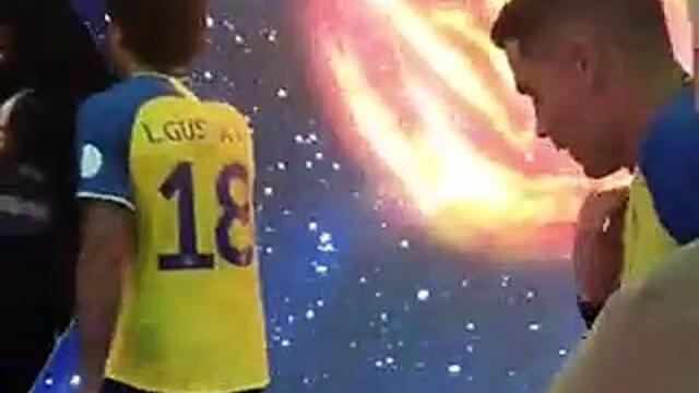 Ronaldo entrega camisola