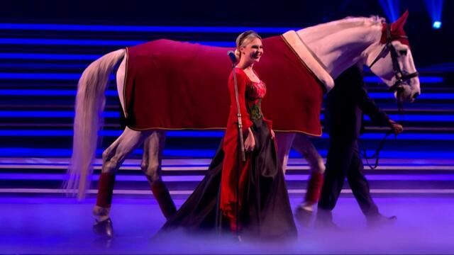 Конь - талисман ЦСКА. Пелагея "Конь". Вывели коня на сцену (100-летие ЦСКА)