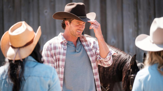 Романс извън града (синхронен екип, дублаж по Нова телевизия на 12.06.2022 г.) (запис)