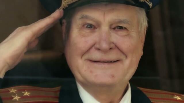 С ДНЕМ ВЕЛИКОЙ ПОБЕДЫ, ДРУЗЬЯ!    БЕЛАЯ ЛИЛИЯ  -   ГЕРОЙ СОЛДАТ  БЕЛАЯ ЛИЛИЯ