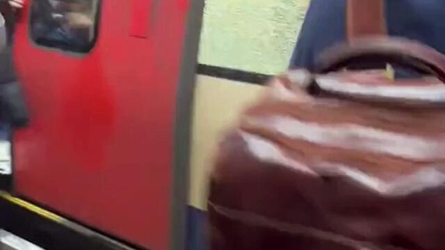 Passengers footage shows terrifying scene of a emergency on London Underground