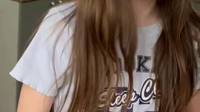 Little Girl’s Emotional Reaction To Surprise Holiday || Heartsome