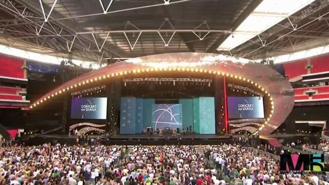 Nelly Furtado - Say it Right (Live)