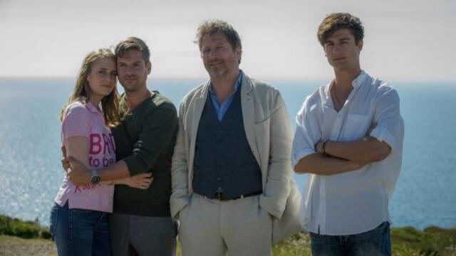 Диаманти и любов (синхронен екип, дублаж по Диема Фемили на 08.10.2017 г.) (запис)