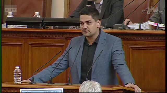 Скандал между Радостин Василев и Делян Пеевски в парламента