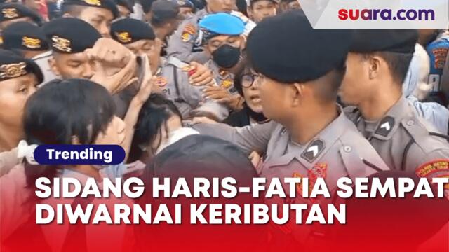 Momen Sidang Haris-Fatia: Dihadiri Luhut, Massa Pendukung Sempat Ricuh