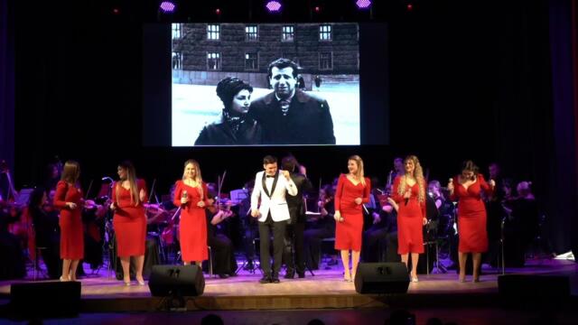 Королева красоты и гр. "Fantasy Voices"  -   Королева красоты