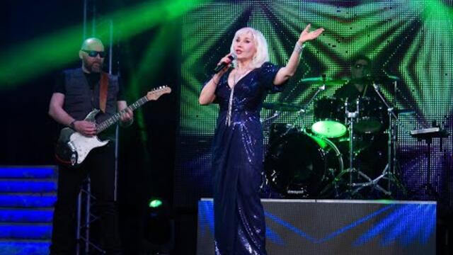 Елена Бкрлаченоко   -  "Под заветным окном"