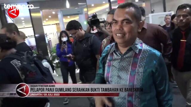 Pelapor Pentolan Ponpes Al Zaytun Panji Gumilang Serahkan Barang Bukti Tambahan