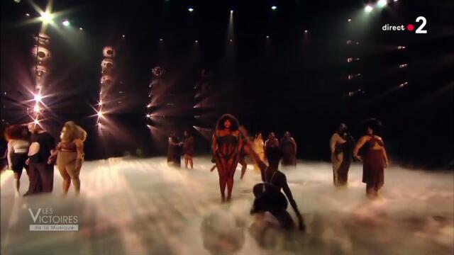 Yseult interprète "Corps" en live aux Victoires de la Musique 2021