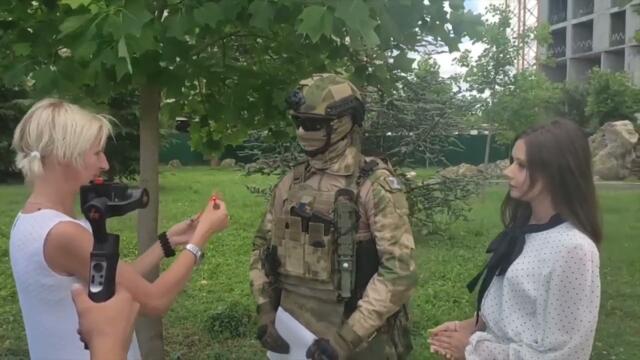 УНИКАЛЬНО!!!❤️‍🔥  Болгары благодарят русских воинов! Дарят письма, мартенички и САМАРСКОЕ ЗНАМЯ!