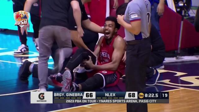 Jeremiah Gray goes down with a knee injury!