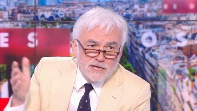 Maïtena Biraben se lâche sur Twitter, cette séquence gênante où Pascal Praud évoque les origines des plus grands joueurs de football français...