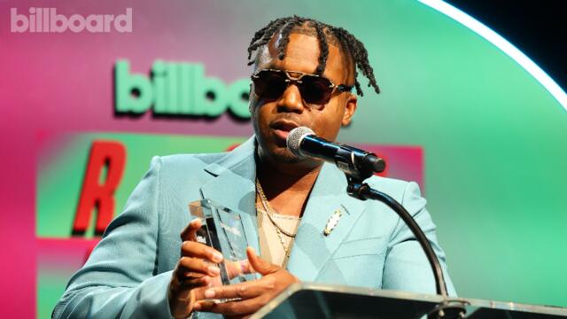 Nas Accepts the Hip-Hop Hall of Fame Inductee Award | R&B Hip-Hop Power Players & Live 2023