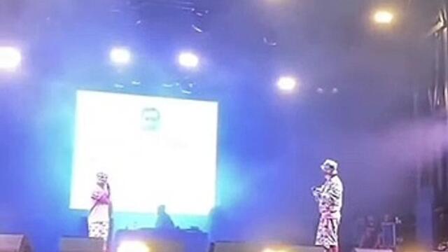 Michael Youn balance le numéro de portable de Gérald Darmanin en direct lors d'un concert de Fatal Bazooka