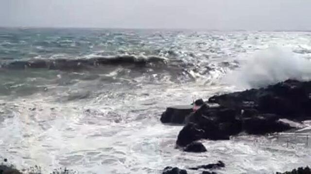 Maltempo Toscana, a Talamone (Grosseto) onde alte tre metri