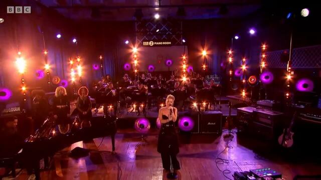 Pink interprète "When I Get There" en live