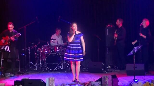 Алена Петровская   -  "Рябина черная"