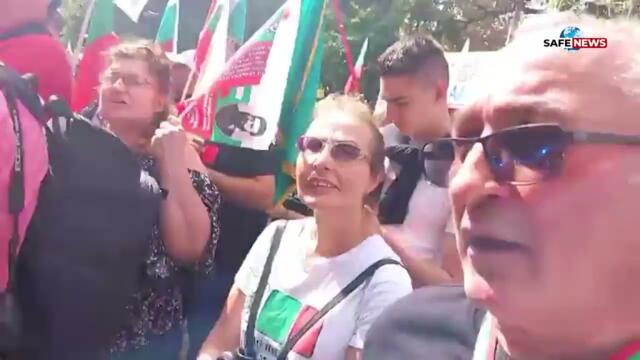 Протестът на"Възраждане"с искане за оставка на правителството се премести пред военното министерство