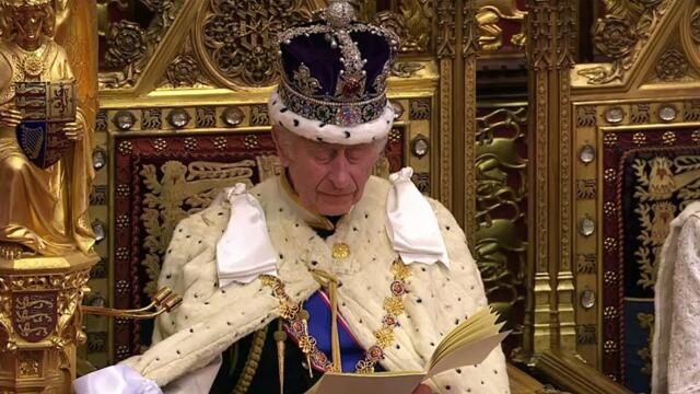 King: Cigarette ban to create smoke-free generation