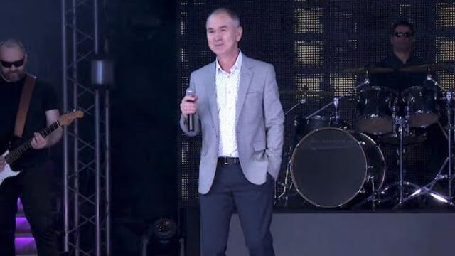 Роман Касимов  - "Букеты алых роз"