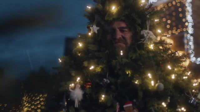 Tesco Christmas advert 2023: Watch in full ahead as enthusiastic father tries to get son in the festive spirit