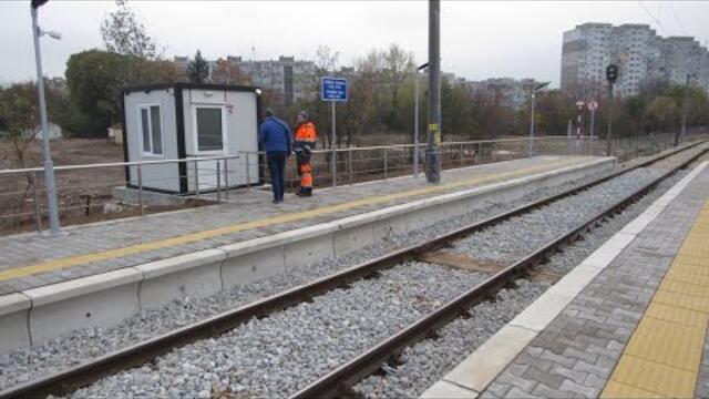 Бездомник вилня и кърти парапети на новата жп спирка на Товарна гара