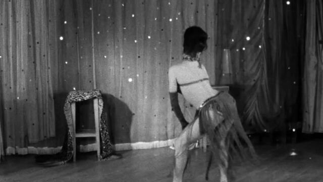 Burlesque Queen | movie | 1961 | Official Featurette