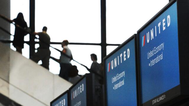United Airlines Introduces Self-Serve Snack Bar