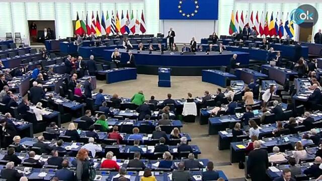 La mala educación de Sánchez con el presidente del PP europeo: se marcha mientras le replica