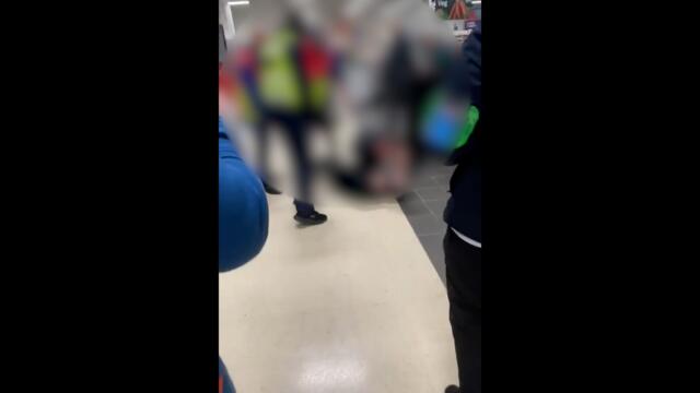 Man fighting with security in Fratton Tesco