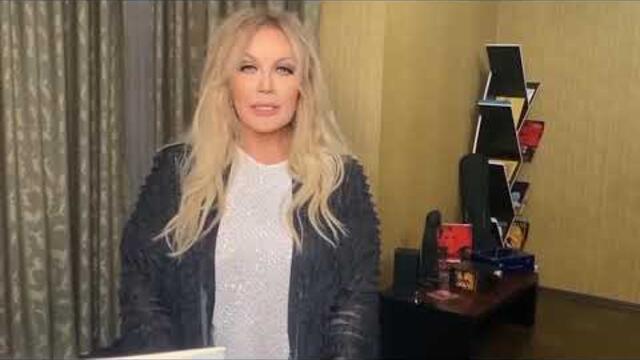 Таисия Повалий исполняет песню Людмилы Зыкиной «Подари мне платок»