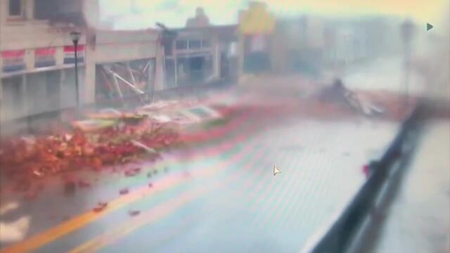 Tornado destroys building in 10 seconds as it rips through South Carolina