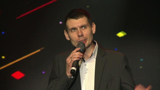 Максим Апрель   -  "Бродяга".