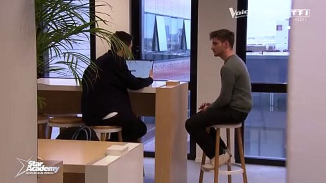 Julien découvre son single