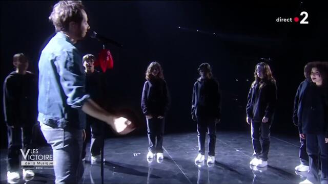 Vianney chante "Maintenant" aux Victoires de la Musique