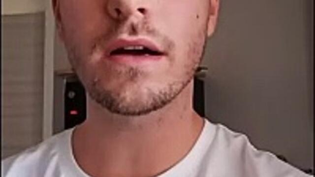 Julien (Star Academy) chante un extrait de son single "Comme tout le monde"