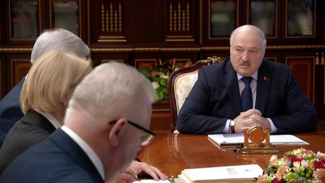 Лукашенко: Излишне не вмешиваться! Это дело депутатов!