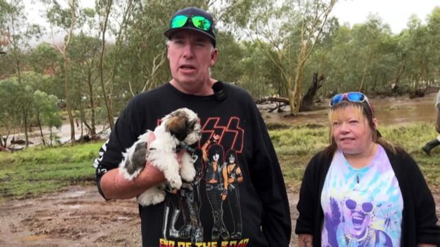 Residents make the most of rare rainy conditions in Alice Springs