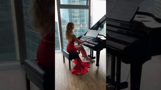 Por Una Cabeza - Zhanna Kovaleva - Sexy blonde woman in piano