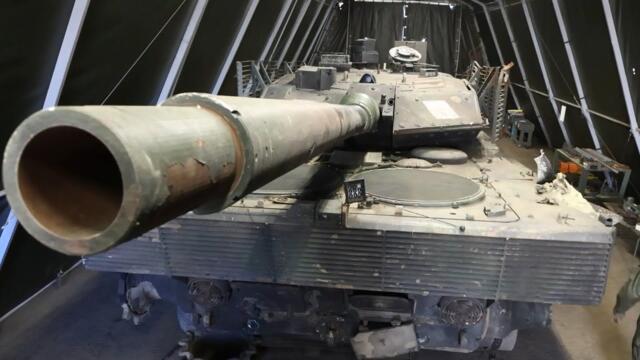 Ремонт механиками России танка Leopard 2A6 Украины