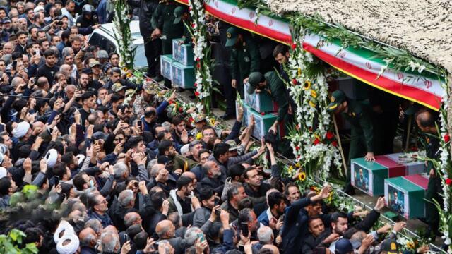 Церемония прощания с Эбрахимом Раиси и погибшими в авиакатастрофе чиновниками состоялась в Тегеране