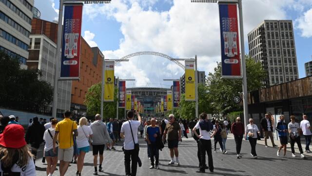 Leeds United v Southampton preview live from Wembley